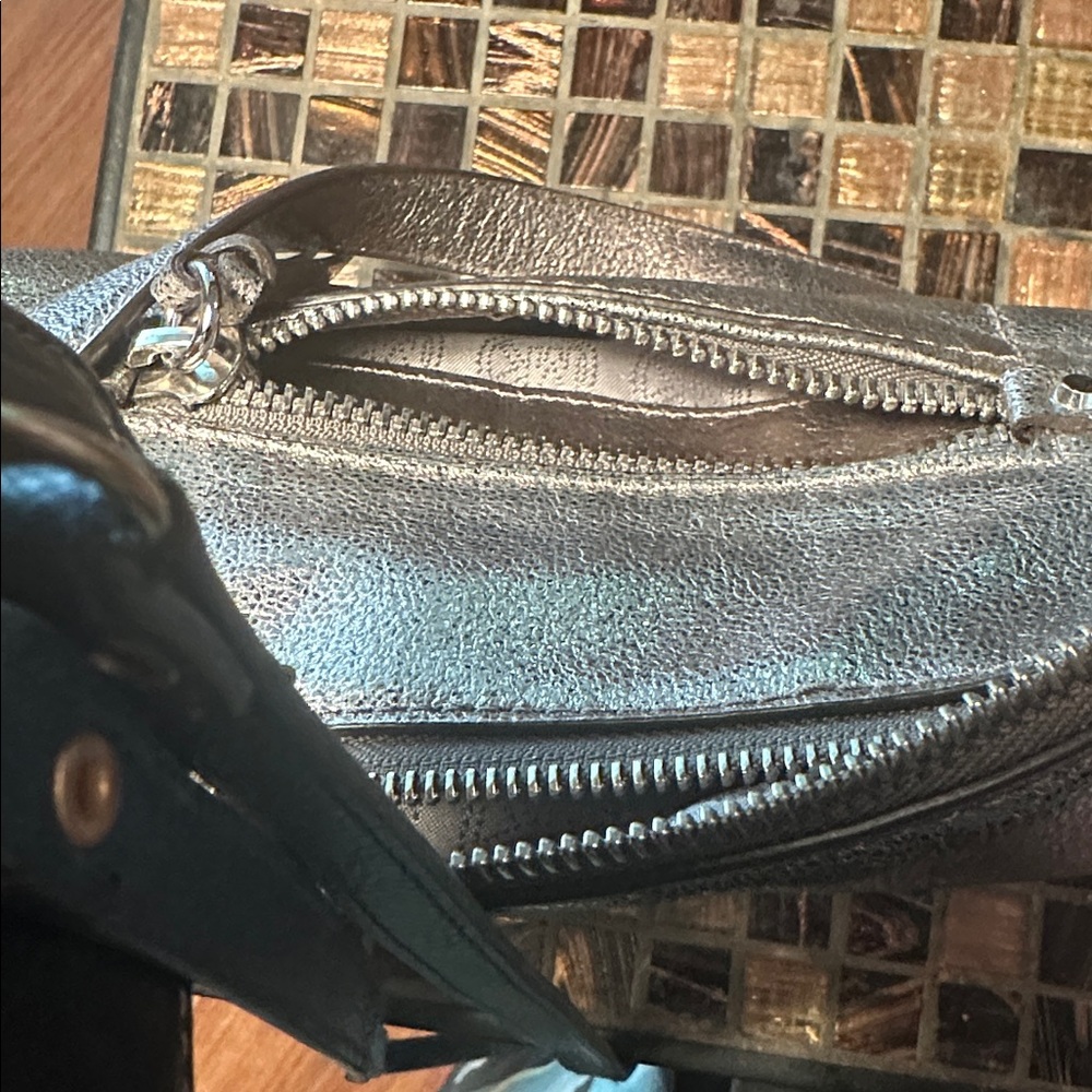 NWOT Michael Kors Metallic Silver Crossbody Bag - Picture 7 of 9